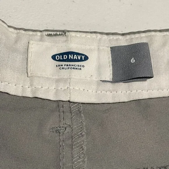 Y2K Preppy Old Navy Size 6 5" Grey Mid Rise Chino Casual Shorts - Picture 6 of 9